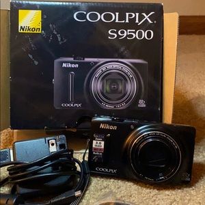 Nikon S9500